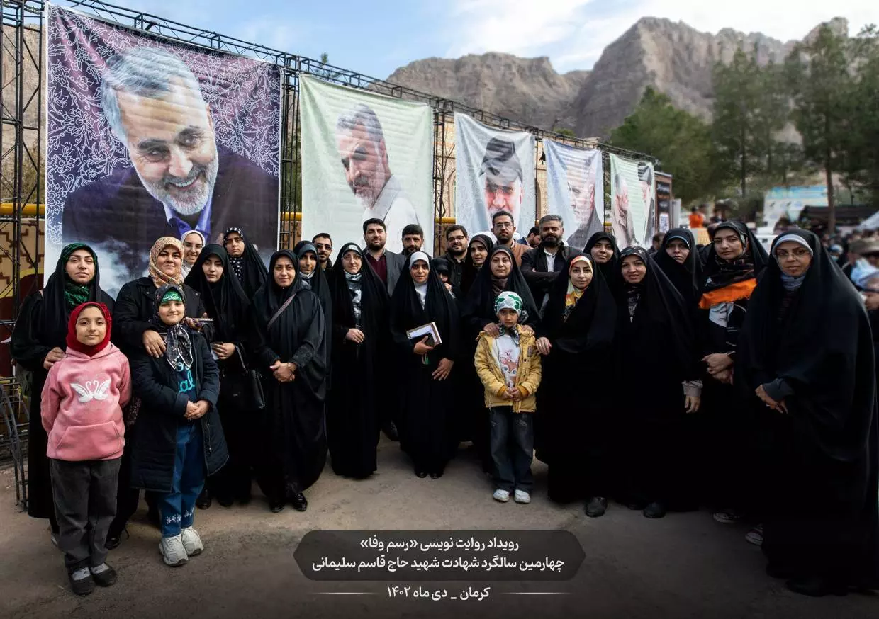 در مهمانی حبیب ایستاده مردیم