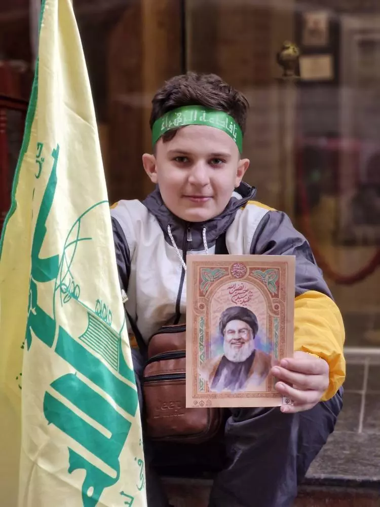 نصرالله، آغوش باز کن - ۲