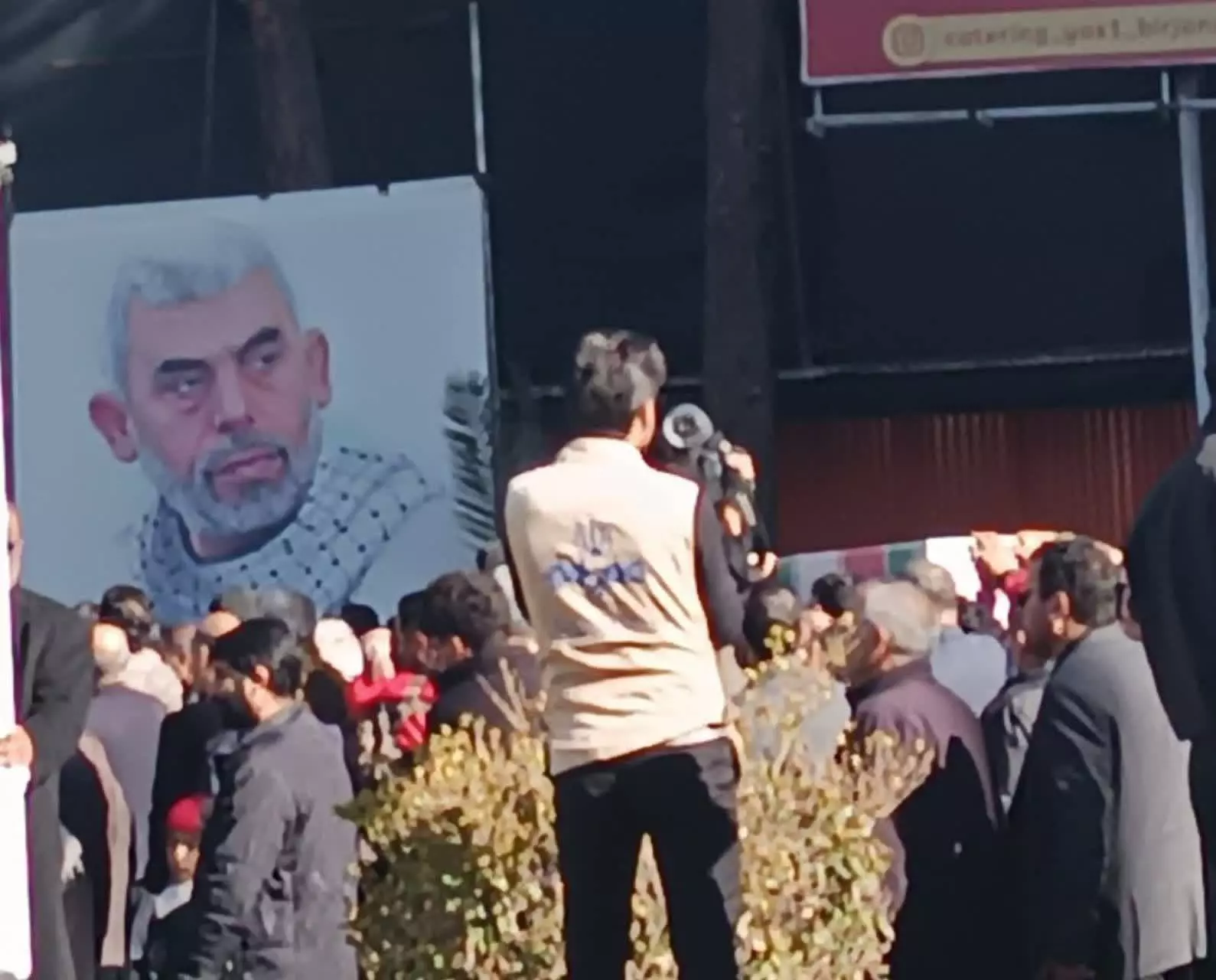 میهمان داریم...